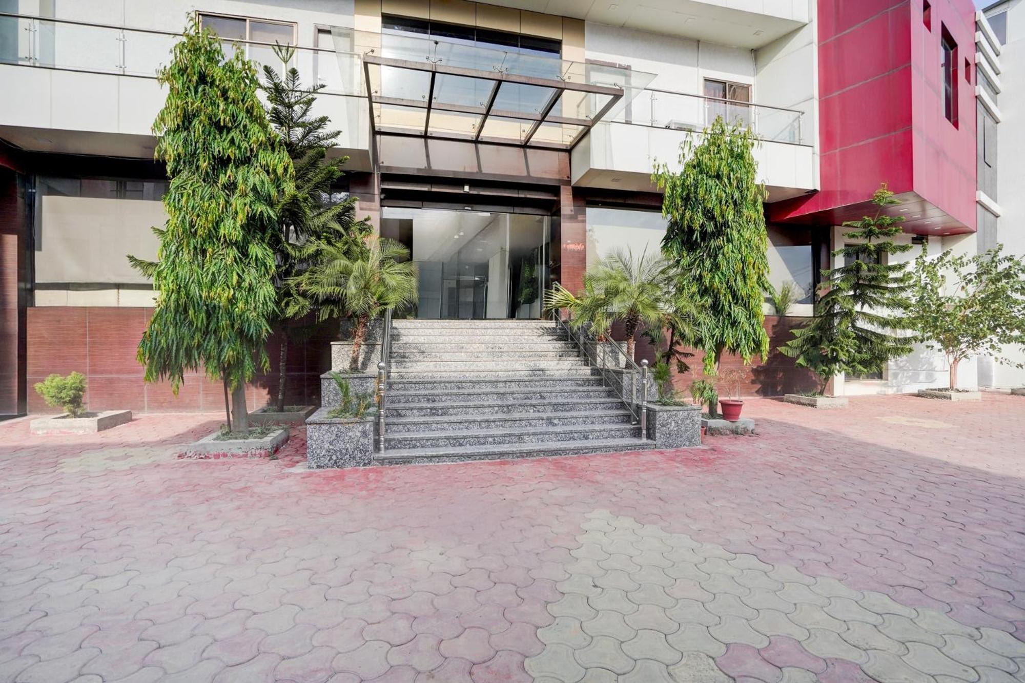Super Townhouse Lalghati Near Airport Μποπάλ Εξωτερικό φωτογραφία
